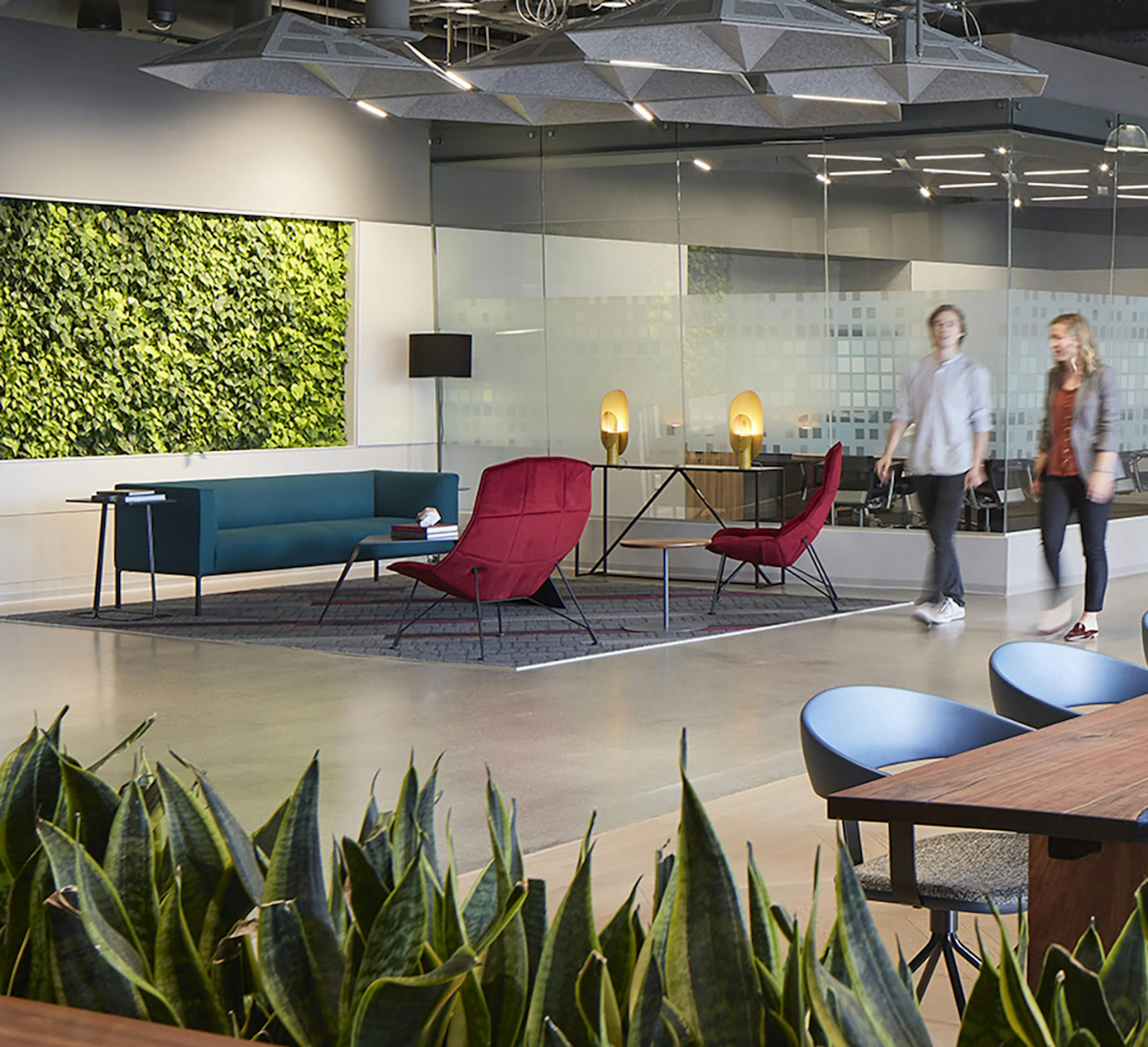 Green wall and biophilic design elements in technology workplace