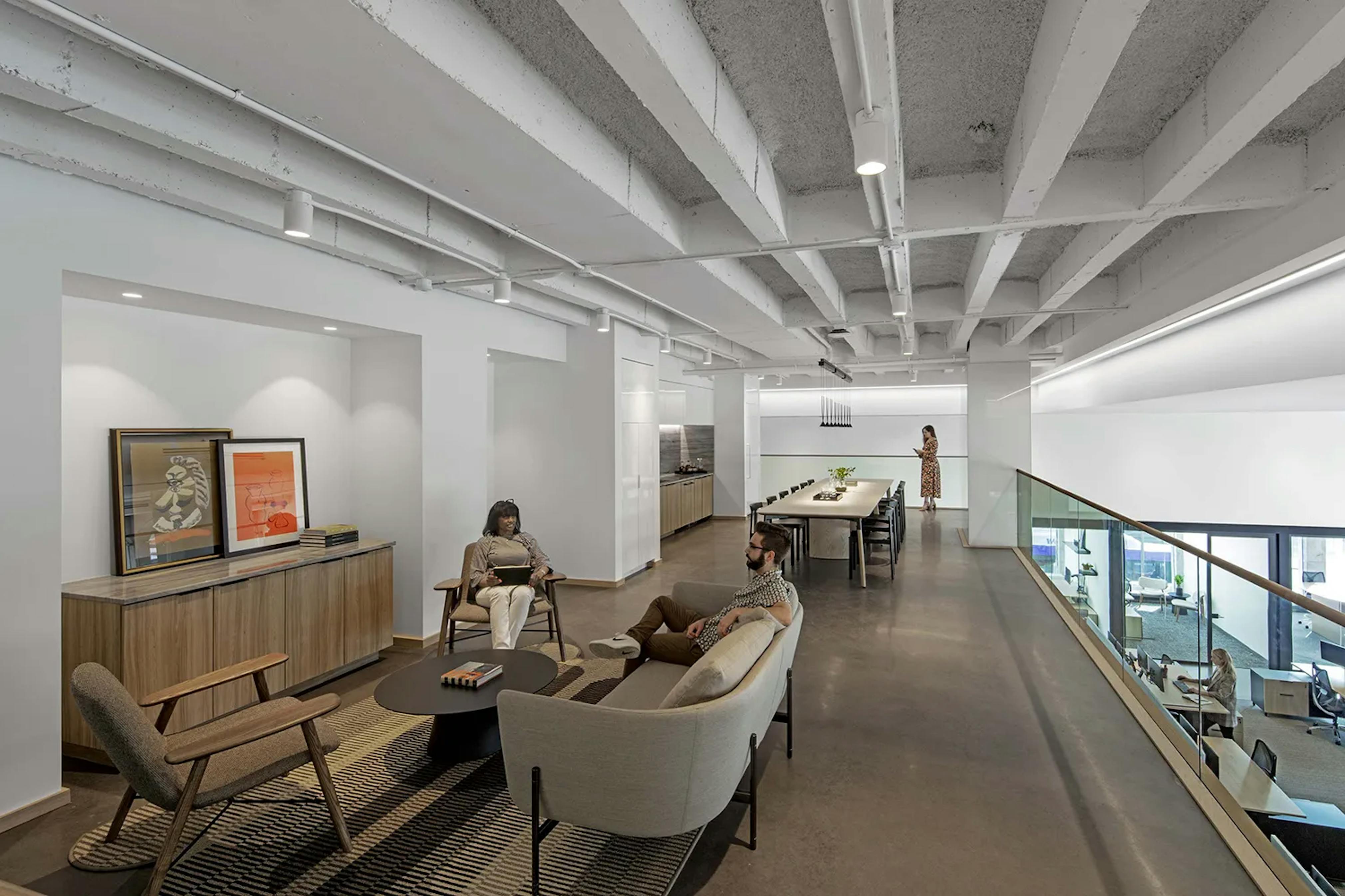 UTA Nashville_Mezzanine overlooking open office workplace